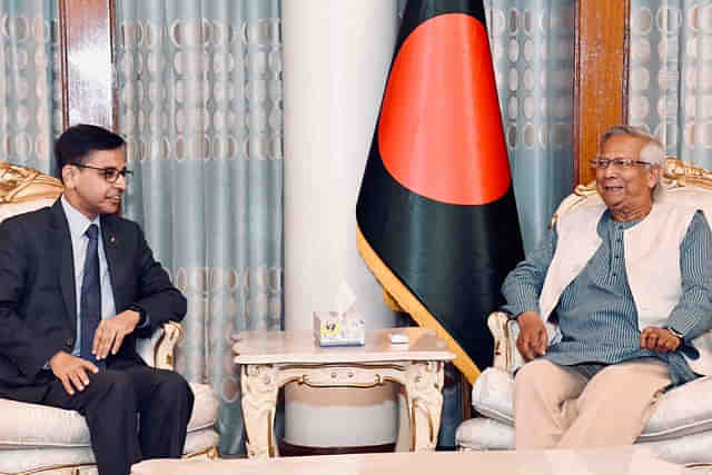 Indian High Commissioner to Bangladesh, Pranay Verma, meeting Muhammad Yunus, head of Bangladesh's interim government (Photo: India in Bangladesh/X)